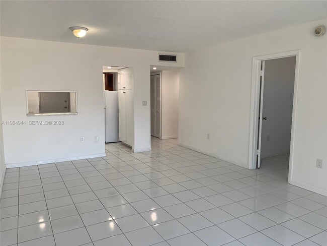 2859 Leonard Dr in Aventura, FL - Foto de edificio - Building Photo