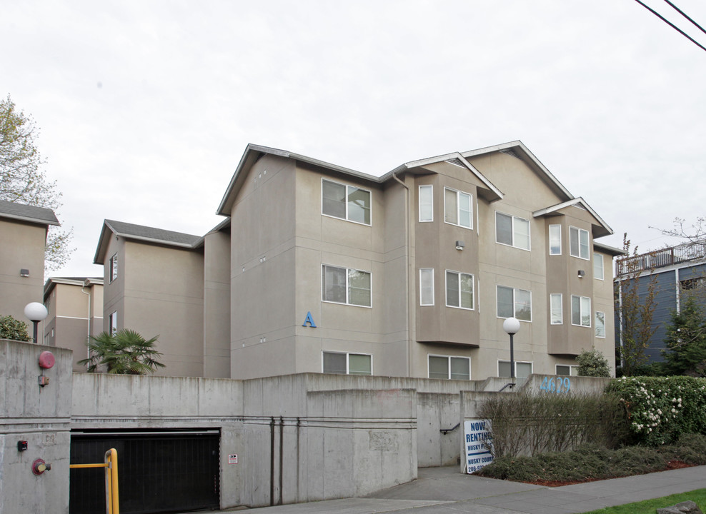 Husky Court/ Place in Seattle, WA - Building Photo