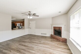 6422 Manchester St in Horn Lake, MS - Building Photo - Building Photo