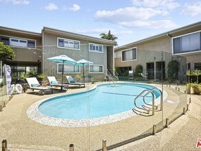 6601 Springpark Ave, Unit 16 in Los Angeles, CA - Foto de edificio - Building Photo