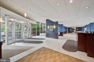1030 E Lancaster Ave in Bryn Mawr, PA - Building Photo - Building Photo