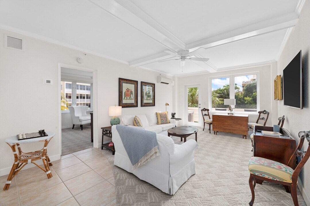 455 Worth Ave in Palm Beach, FL - Building Photo