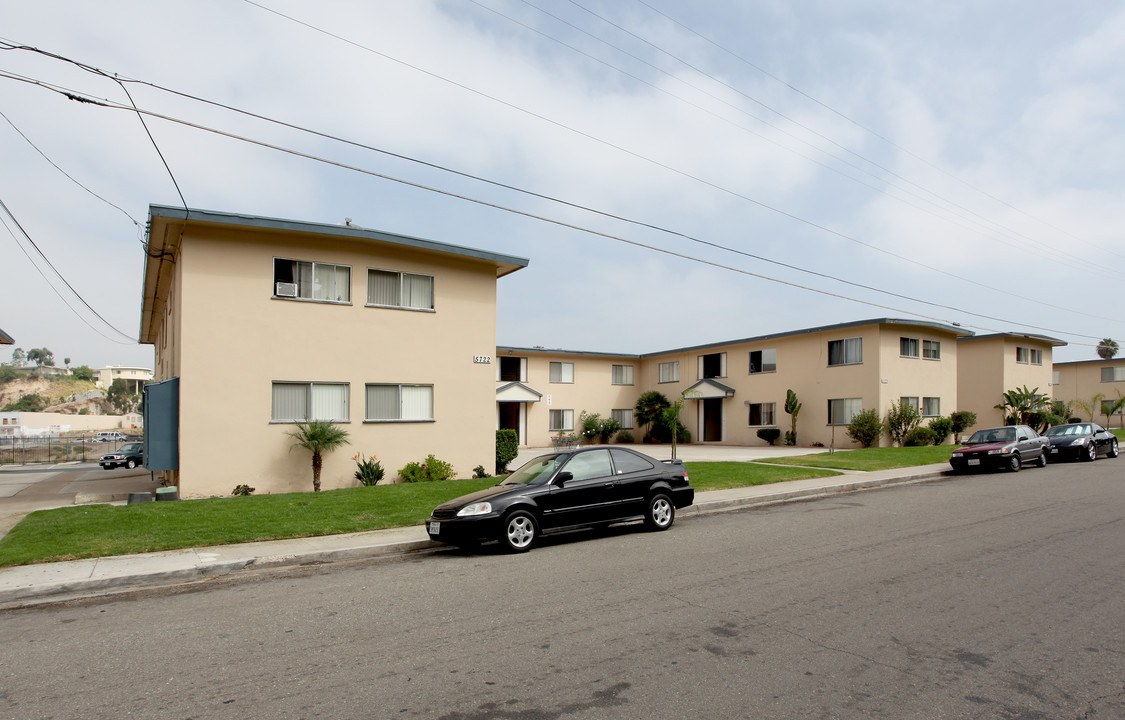 Casa Hermosa in San Diego, CA - Building Photo