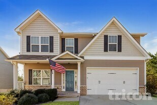 228 Fieldcrest Dr in Dallas, GA - Building Photo