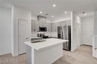 1175 Heliodor Ave in Henderson, NV - Building Photo