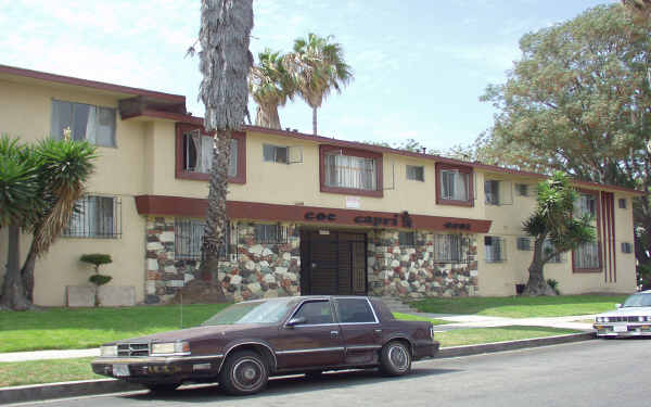 Coco Capri Apartments in Los Angeles, CA - Foto de edificio - Building Photo