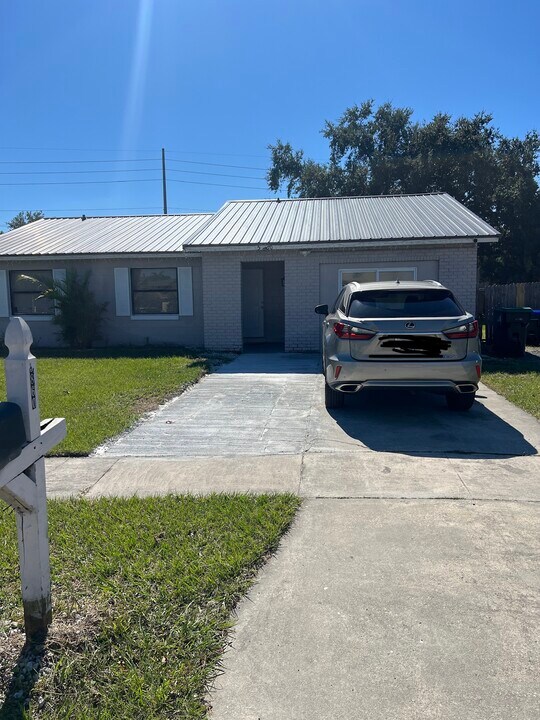 5860 Mattox St in Orlando, FL - Building Photo