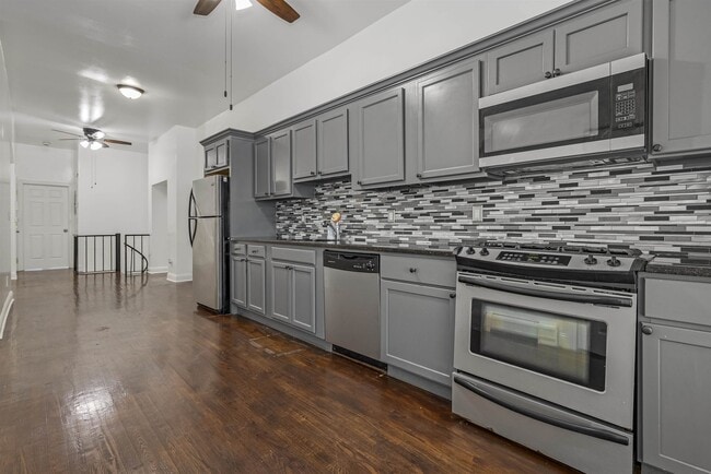 247 OGDEN Ave in Jersey City, NJ - Building Photo - Building Photo