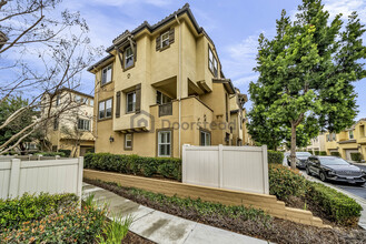 5428 Santa Regina in San Diego, CA - Building Photo - Building Photo