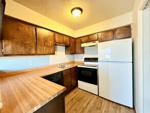 705 Ruth Ct in Navasota, TX - Building Photo - Building Photo