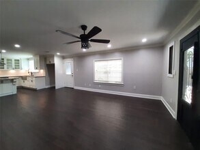 6115 Glen Lee Dr in Humble, TX - Building Photo - Building Photo