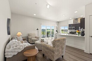 Fairways Apartments in Spokane, WA - Building Photo