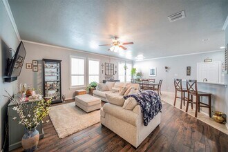 11048 Kinston St in Fort Worth, TX - Building Photo - Building Photo