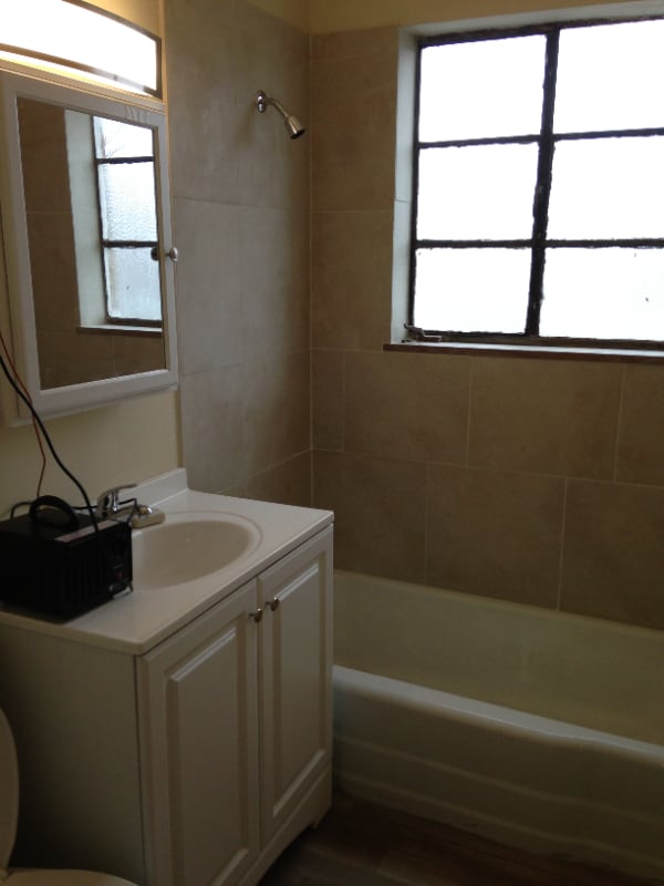 4233 Ridge Rd, Unit 7 in Cleveland, OH - Building Photo - Building Photo