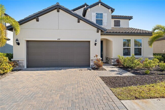 4749 Antrim Dr in Sarasota, FL - Building Photo - Building Photo