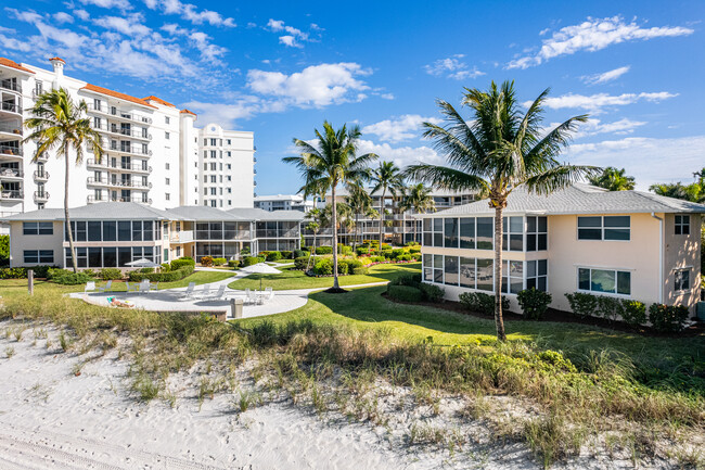 Bahama Club in Naples, FL - Building Photo - Building Photo