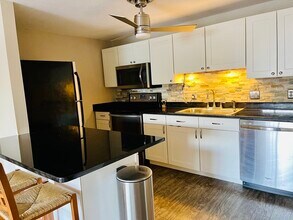 16B Mayberry Dr-Unit -6 in Westborough, MA - Building Photo - Building Photo