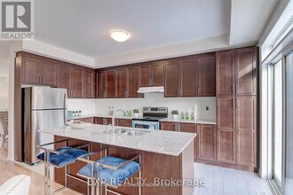 275 Bloomington Rd in Richmond Hill, ON - Building Photo - Building Photo
