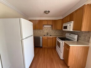 40B Washington Park Dr in Andover, MA - Building Photo - Building Photo