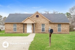 1766 Dorchester Dr in Southaven, MS - Building Photo
