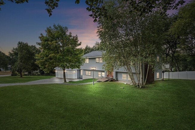 4 Brown Ave in Greenland, NH - Building Photo - Building Photo