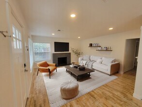 823 Orondo Ave in Wenatchee, WA - Foto de edificio - Building Photo