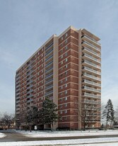 49 Silverstone Dr in Toronto, ON - Building Photo