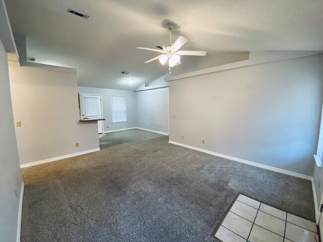 1000 Sable Dr in Pensacola, FL - Foto de edificio - Building Photo