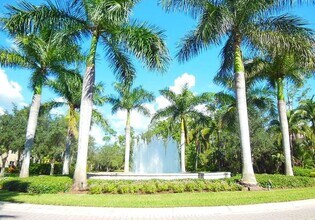 1878 Tarpon Bay Dr S in Naples, FL - Building Photo - Building Photo