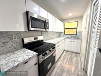 650 NE 149th St in North Miami, FL - Building Photo - Building Photo