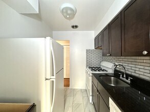 6830 N Sheridan Rd in Chicago, IL - Building Photo - Building Photo