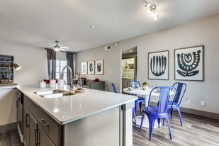 Hyde Park at Valley Ranch in Irving, TX - Building Photo