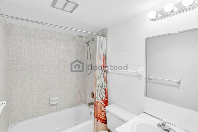 4172 Inverrary Dr, Unit 510 in Lauderhill, FL - Building Photo - Building Photo