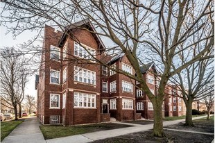 10901 S Vernon in Chicago, IL - Building Photo