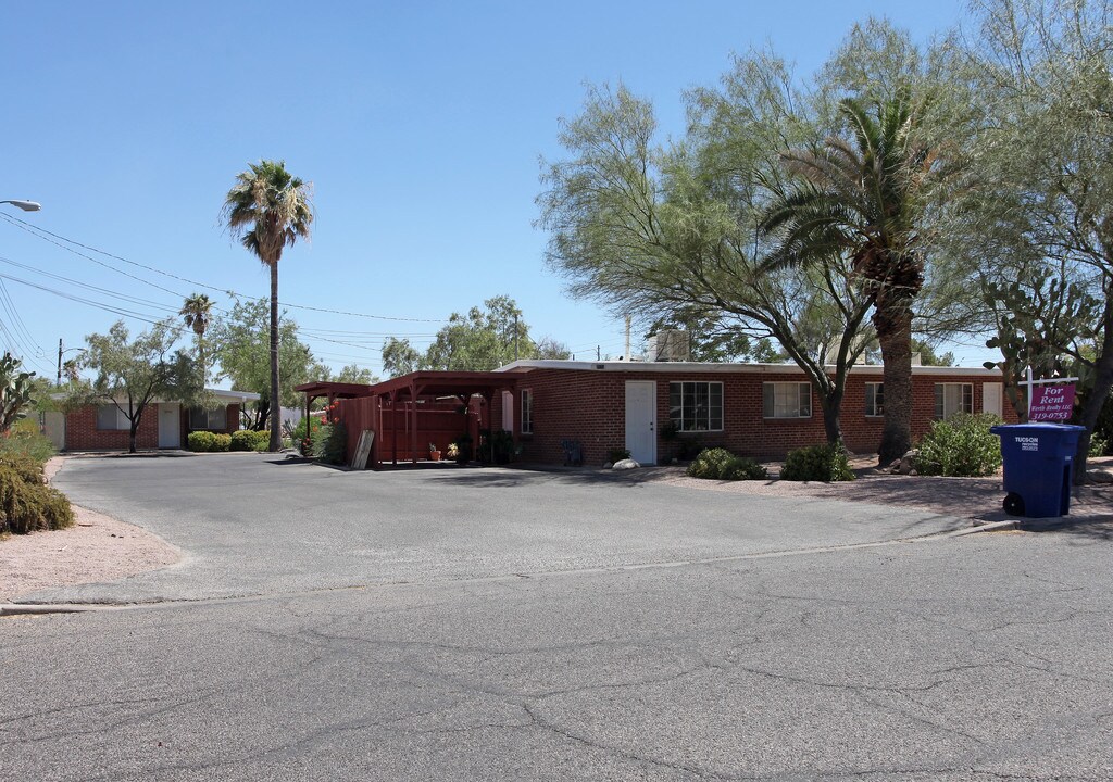 Bermuda Vista Apartments in Tucson, AZ - Building Photo