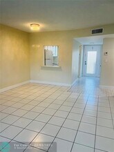 8515 Sunrise Lakes Blvd in Sunrise, FL - Building Photo - Building Photo