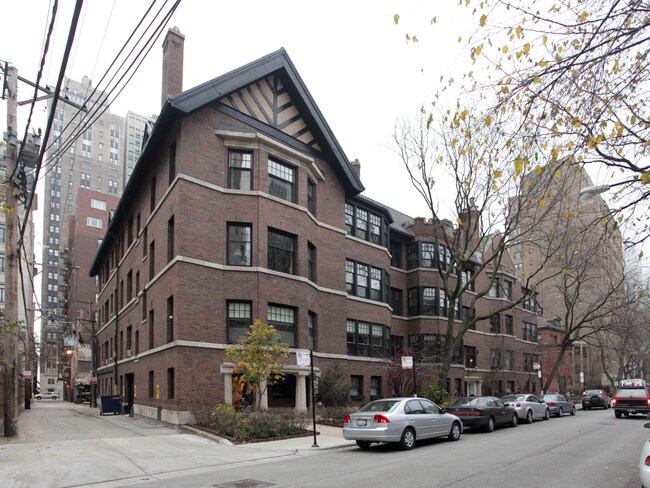 Goudy Square Park in Chicago, IL - Building Photo - Building Photo