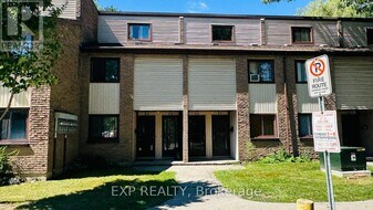1200 Courtland Ave E in Kitchener, ON - Building Photo