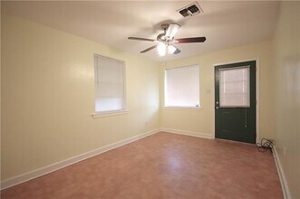 305 5th St in Westwego, LA - Building Photo - Building Photo