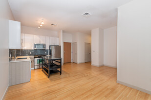 223 W 2nd St, Unit 101 Apartamentos