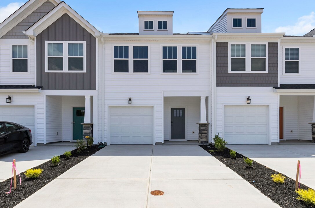 414 Hazelcote Rd in Greenville, SC - Building Photo