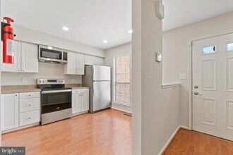 1004 Dartmouth Glen Way in Baltimore, MD - Building Photo - Building Photo