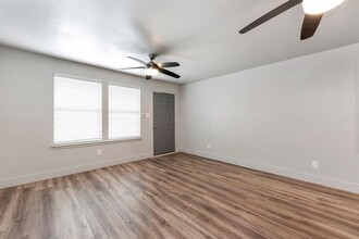 203 N Milby St in Houston, TX - Foto de edificio - Building Photo