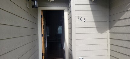 108 SW Little Meadow Ln in Grants Pass, OR - Building Photo - Building Photo