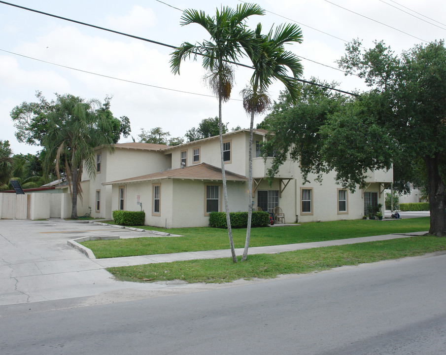 1025 Middle St in Fort Lauderdale, FL - Building Photo