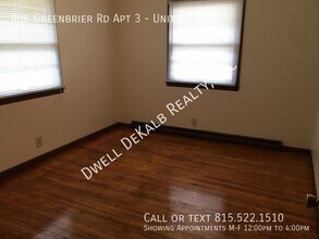 806 Greenbrier Rd in Dekalb, IL - Building Photo - Building Photo