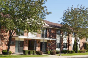 Petretti Apartments in Kenosha, WI - Building Photo