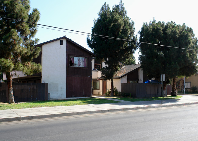 1037 W Central Ave in Santa Ana, CA - Foto de edificio - Building Photo