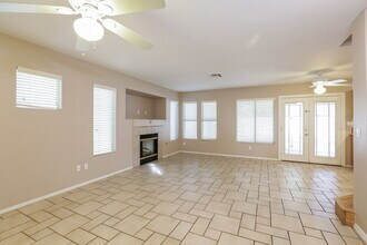 55 Tanglewood Dr in Henderson, NV - Building Photo - Building Photo