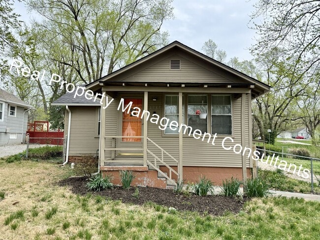 property at 1937 S Ash Ave